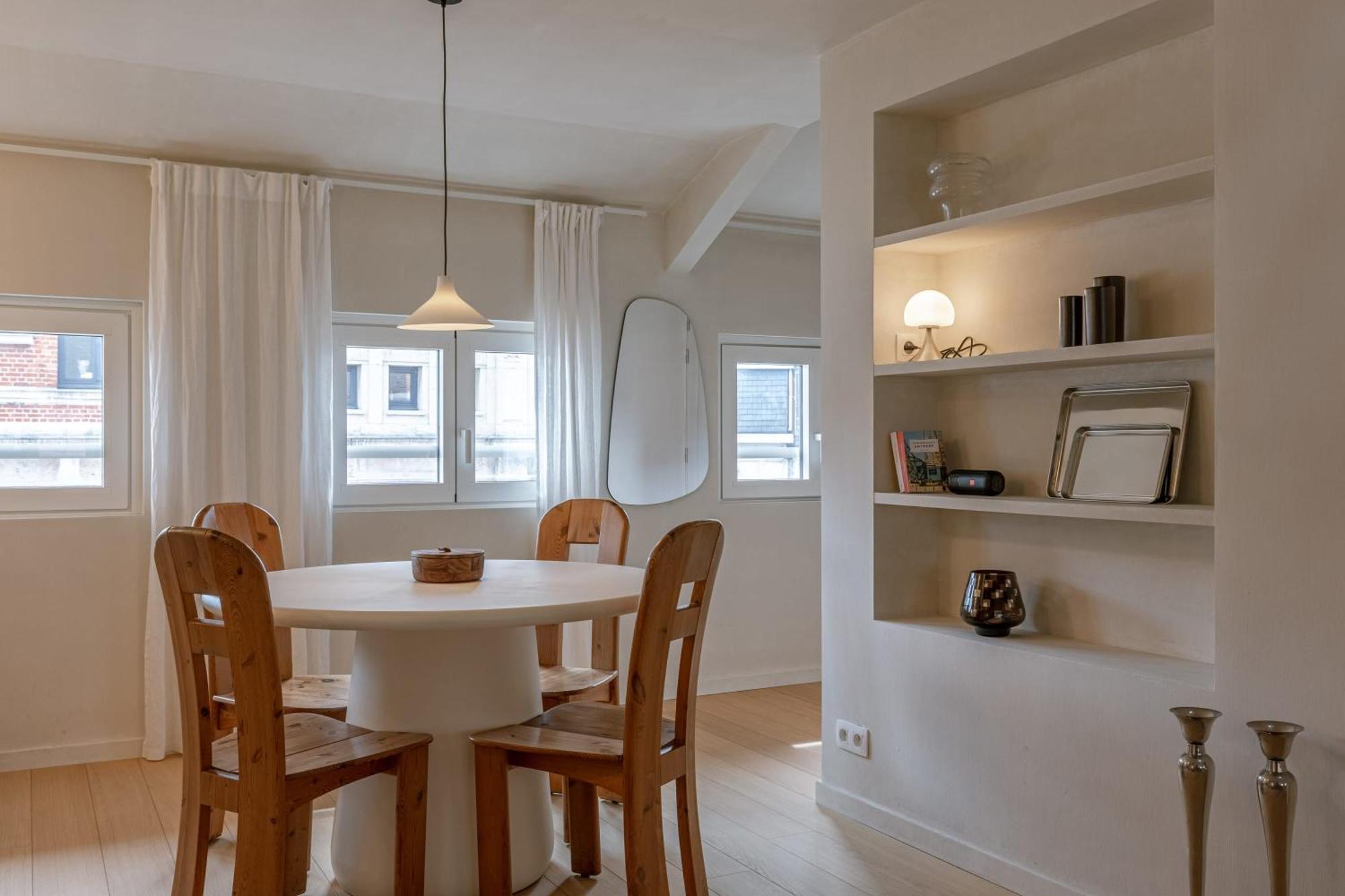 Apartament Huswell - Urban Getaway For Two In The Heart Of Antwerpia Zewnętrze zdjęcie