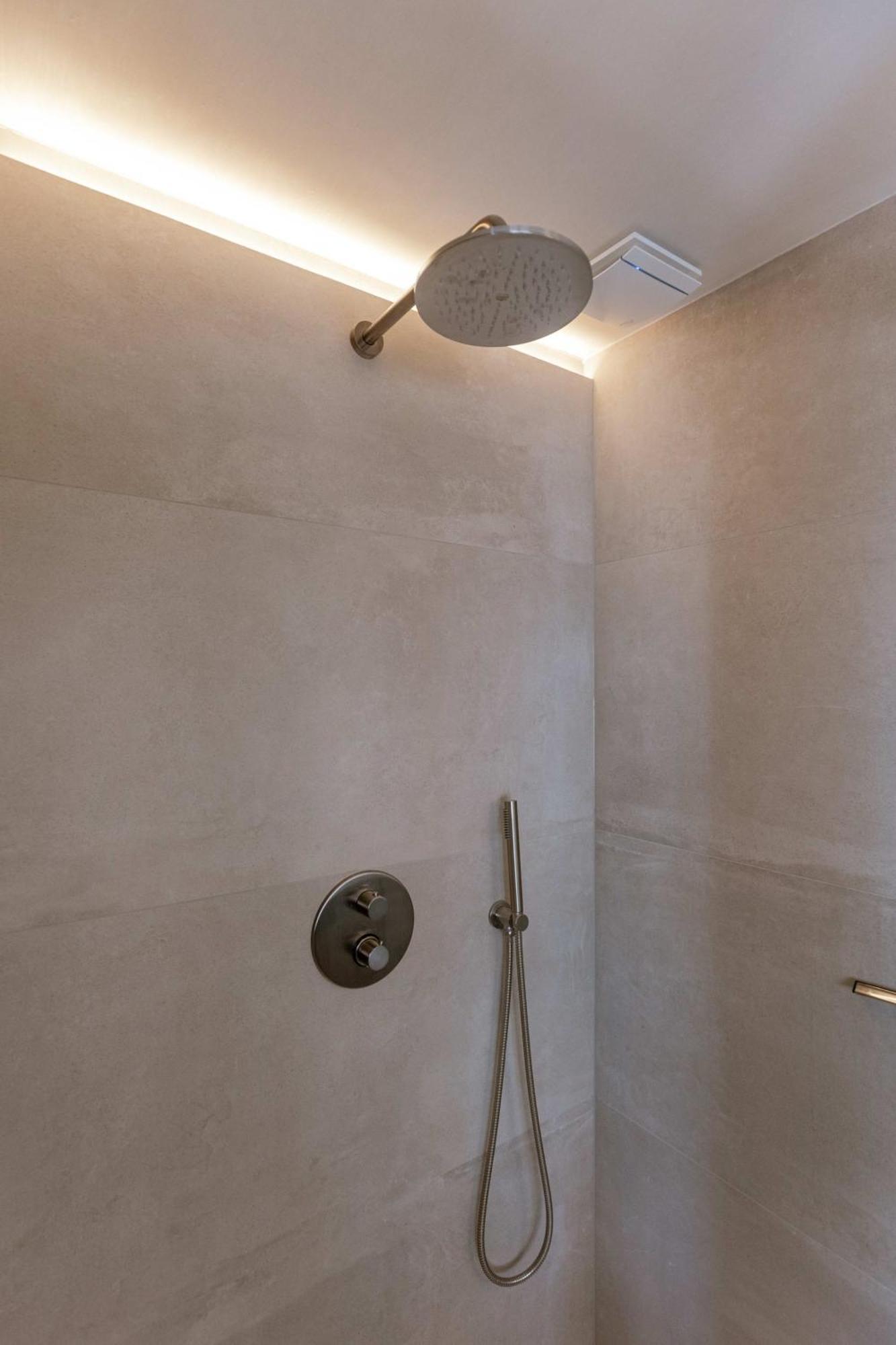 Apartament Huswell - Urban Getaway For Two In The Heart Of Antwerpia Zewnętrze zdjęcie