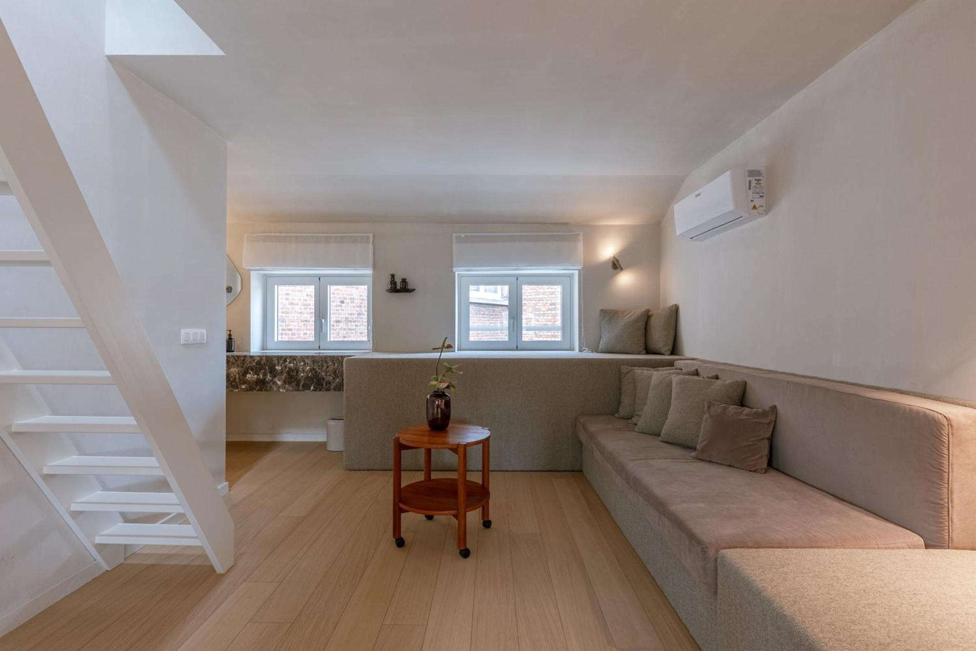 Apartament Huswell - Urban Getaway For Two In The Heart Of Antwerpia Zewnętrze zdjęcie