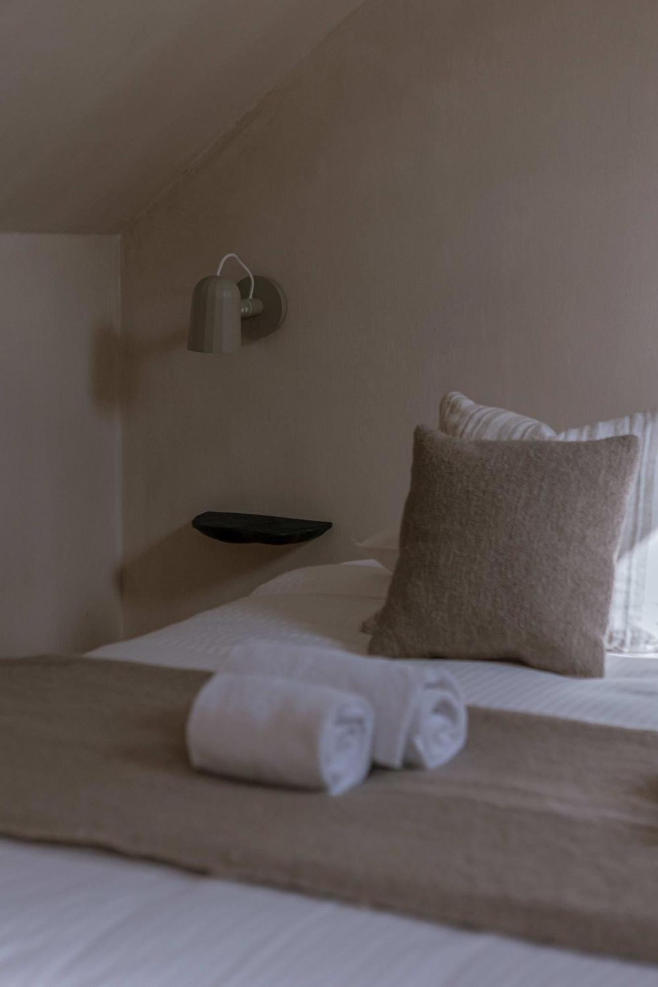 Apartament Huswell - Urban Getaway For Two In The Heart Of Antwerpia Zewnętrze zdjęcie